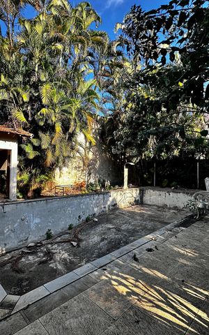 Casa à venda com 1000m², 6 quartos e 2 vagas Casa à venda com 1000m², 6 quartos e 2 vagasÁrea comum