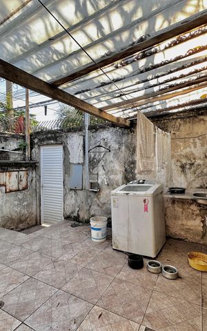 Casa à venda com 1000m², 6 quartos e 2 vagas Casa à venda com 1000m², 6 quartos e 2 vagasÁrea de Serviço