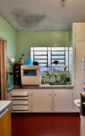 Casa à venda com 1000m², 6 quartos e 2 vagas Casa à venda com 1000m², 6 quartos e 2 vagasCozinha