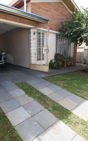Casa à venda com 340m², 4 quartos e 3 vagasGaragem
