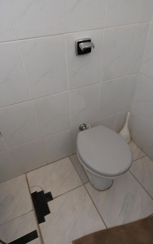 Casa à venda com 340m², 4 quartos e 3 vagasBanheiro 2