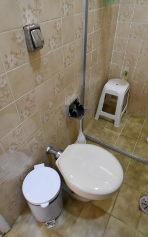 Casa à venda com 340m², 4 quartos e 3 vagasBanheiro 1