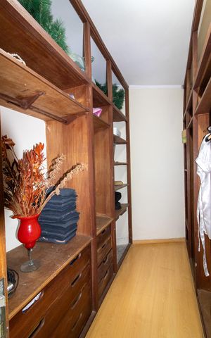 Casa à venda com 397m², 4 quartos e 4 vagas Casa à venda com 397m², 4 quartos e 4 vagasCloset do quarto 1