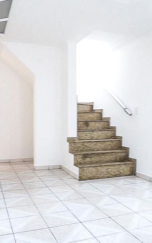 Casa à venda com 200m², 3 quartos e 2 vagas Casa à venda com 200m², 3 quartos e 2 vagasSala