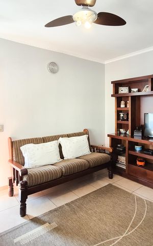 Casa à venda com 285m², 2 quartos e 2 vagasSala