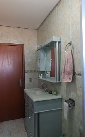 Casa à venda com 248m², 3 quartos e 2 vagasBanheiro