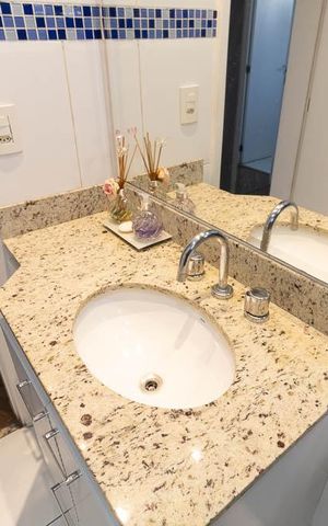 Apartamento à venda com 103m², 3 quartos e 2 vagas Apartamento à venda com 103m², 3 quartos e 2 vagasBanheiro Social