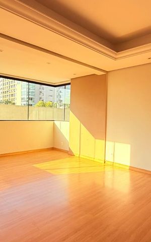 Apartamento à venda com 103m², 3 quartos e 2 vagas Apartamento à venda com 103m², 3 quartos e 2 vagasSala