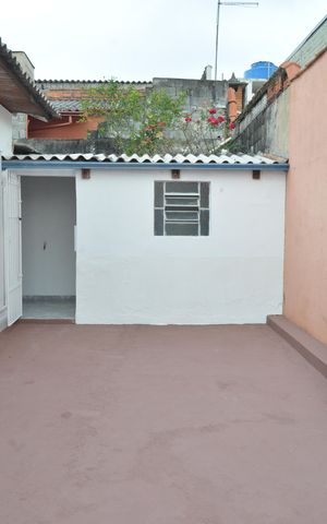 Casa para alugar com 70m², 1 quarto e 1 vagaQuintal