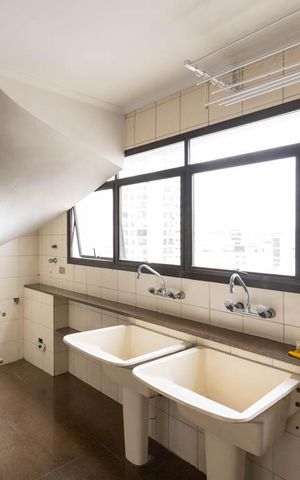 Apartamento à venda com 836m², 4 quartos e 6 vagasÁrea de Serviço