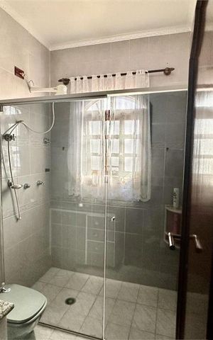 Casa à venda com 200m², 4 quartos e 6 vagas