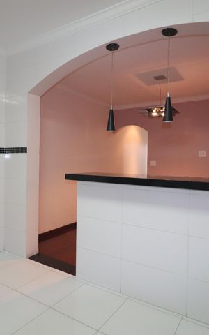 Casa à venda com 180m², 3 quartos e 2 vagasCozinha