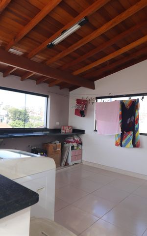 Casa à venda com 180m², 3 quartos e 2 vagasÁrea de Serviço
