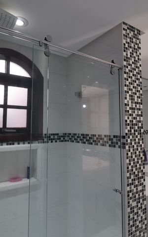 Casa à venda com 180m², 3 quartos e 2 vagasBanheiro Quarto 1 suíte