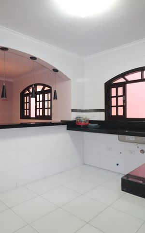 Casa à venda com 180m², 3 quartos e 2 vagasCozinha