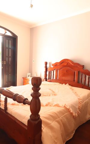 Casa à venda com 180m², 3 quartos e 2 vagasQuarto 1 suíte