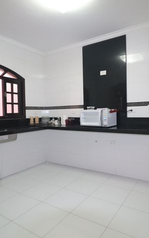 Casa à venda com 180m², 3 quartos e 2 vagasCozinha