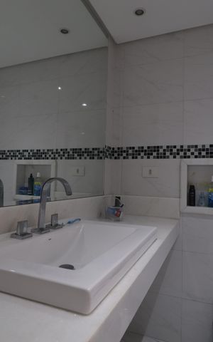 Casa à venda com 180m², 3 quartos e 2 vagasBanheiro Quarto 1 suíte