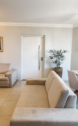 Apartamento à venda com 133m², 4 quartos e 2 vagas Apartamento à venda com 133m², 4 quartos e 2 vagasSala