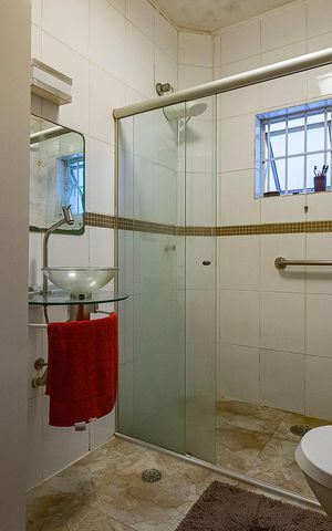 Casa à venda com 129m², 2 quartos e 1 vaga Casa à venda com 129m², 2 quartos e 1 vagaBanheiro