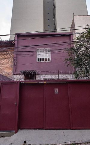 Casa à venda com 129m², 2 quartos e 1 vaga Casa à venda com 129m², 2 quartos e 1 vagaFachada