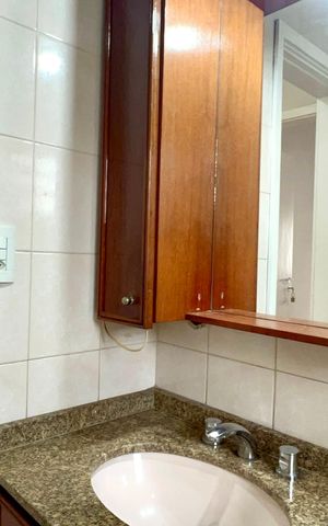 Apartamento à venda com 75m², 2 quartos e 1 vaga Apartamento à venda com 75m², 2 quartos e 1 vagaBanheiro