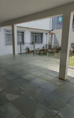 Casa à venda com 219m², 3 quartos e 4 vagas