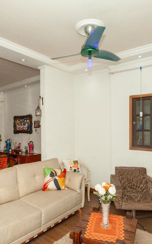 Casa à venda com 78m², 4 quartos e 3 vagasSala