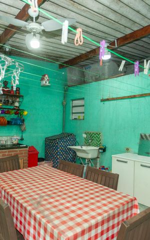 Casa à venda com 78m², 4 quartos e 3 vagasÁrea de Serviço