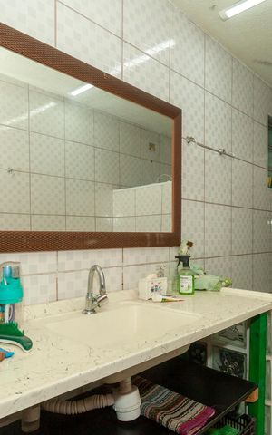Casa à venda com 78m², 4 quartos e 3 vagasBanheiro