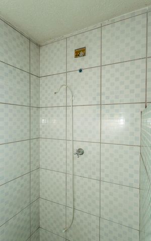 Casa à venda com 78m², 4 quartos e 3 vagasBanheiro