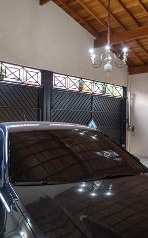 Casa à venda com 324m², 5 quartos e 4 vagas Casa à venda com 324m², 5 quartos e 4 vagasGaragem