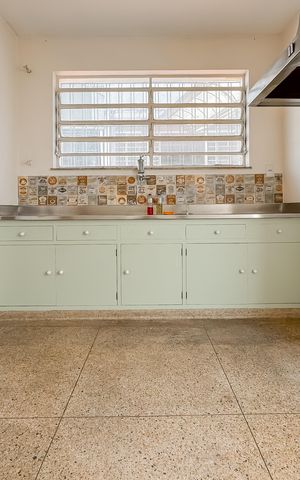 Casa para alugar com 227m², 3 quartos e 3 vagas Casa para alugar com 227m², 3 quartos e 3 vagasCozinha