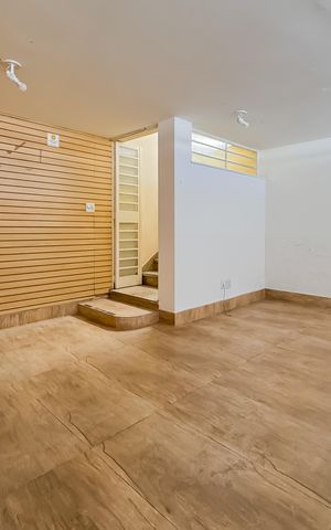 Casa para alugar com 227m², 3 quartos e 3 vagas Casa para alugar com 227m², 3 quartos e 3 vagasGaragem