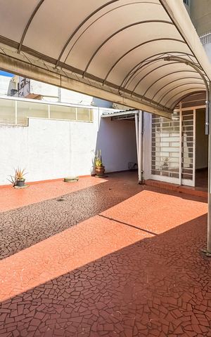 Casa para alugar com 227m², 3 quartos e 3 vagas Casa para alugar com 227m², 3 quartos e 3 vagasÁrea Externa