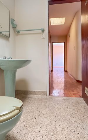 Casa para alugar com 227m², 3 quartos e 3 vagas Casa para alugar com 227m², 3 quartos e 3 vagasBanheiro Social