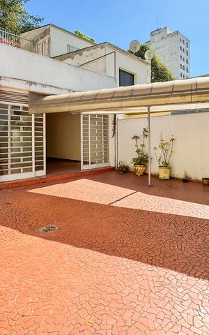Casa para alugar com 227m², 3 quartos e 3 vagas Casa para alugar com 227m², 3 quartos e 3 vagasÁrea Externa