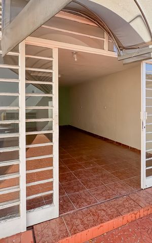 Casa para alugar com 227m², 3 quartos e 3 vagas Casa para alugar com 227m², 3 quartos e 3 vagasEdícula