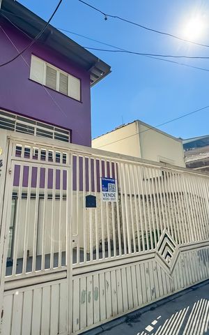 Casa para alugar com 227m², 3 quartos e 3 vagas Casa para alugar com 227m², 3 quartos e 3 vagasFachada