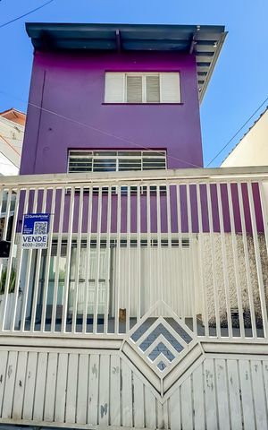 Casa para alugar com 227m², 3 quartos e 3 vagas Casa para alugar com 227m², 3 quartos e 3 vagasFachada