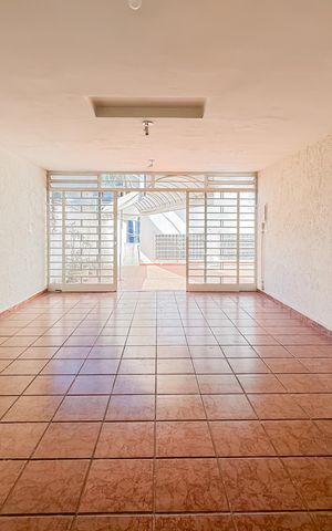 Casa para alugar com 227m², 3 quartos e 3 vagas Casa para alugar com 227m², 3 quartos e 3 vagasEdícula