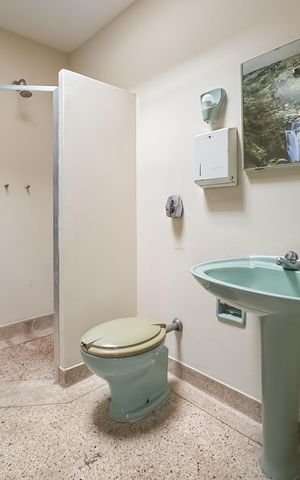Casa para alugar com 227m², 3 quartos e 3 vagas Casa para alugar com 227m², 3 quartos e 3 vagasBanheiro Social