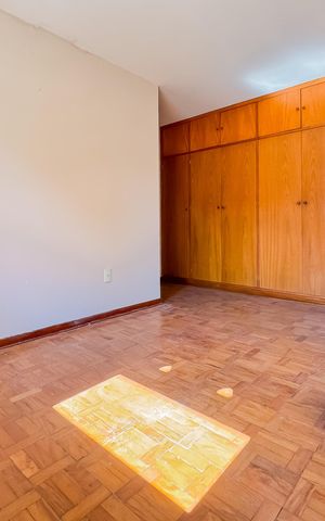Casa para alugar com 227m², 3 quartos e 3 vagas Casa para alugar com 227m², 3 quartos e 3 vagasQuarto 2