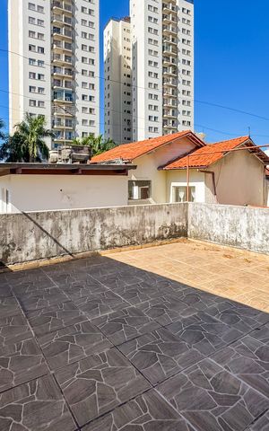 Casa para alugar com 227m², 3 quartos e 3 vagas Casa para alugar com 227m², 3 quartos e 3 vagasTerraço