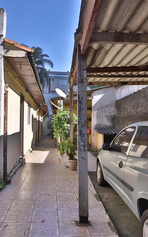 Casa à venda com 186m², 4 quartos e 3 vagas Casa à venda com 186m², 4 quartos e 3 vagasQuintal