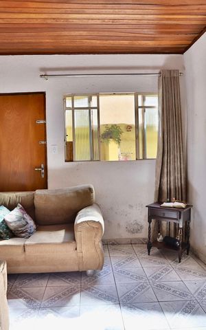 Casa à venda com 186m², 4 quartos e 3 vagas Casa à venda com 186m², 4 quartos e 3 vagasSala