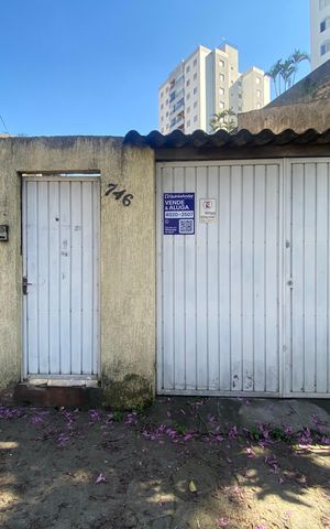 Casa à venda com 186m², 4 quartos e 3 vagas Casa à venda com 186m², 4 quartos e 3 vagasFachada