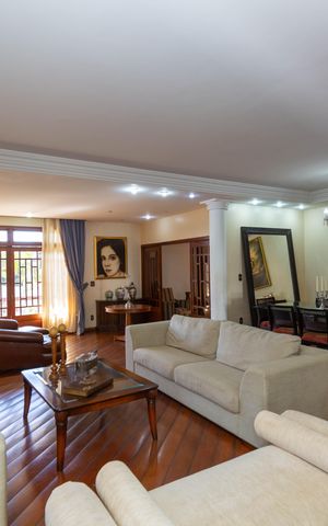 Casa para alugar com 515m², 4 quartos e 4 vagasSala
