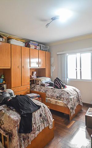 Casa de condomínio à venda com 700m², 5 quartos e 3 vagas Casa de condomínio à venda com 700m², 5 quartos e 3 vagasQuarto de Serviço