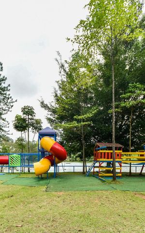 Casa de condomínio à venda com 700m², 5 quartos e 3 vagas Casa de condomínio à venda com 700m², 5 quartos e 3 vagasÁrea comum